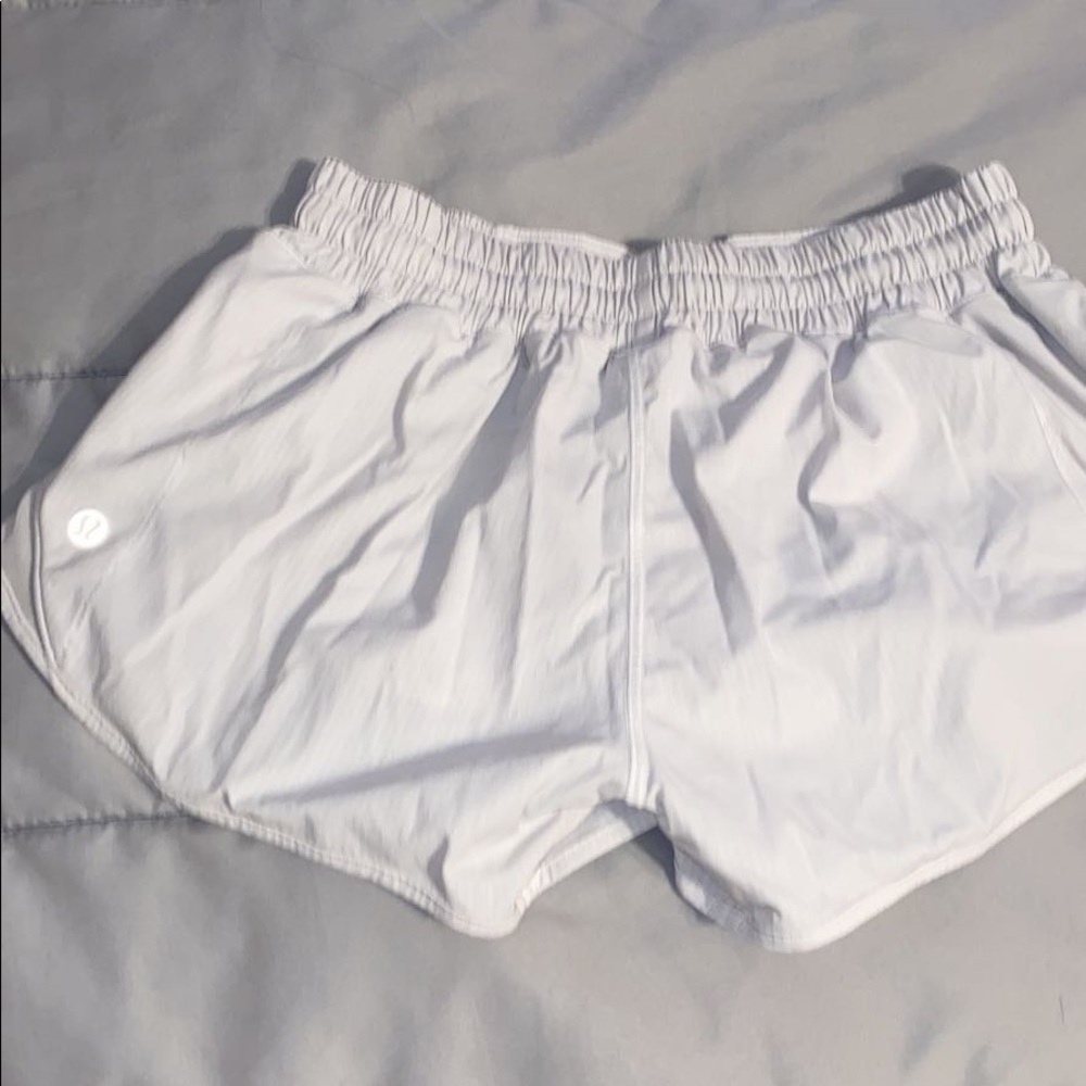 SZ 4 HOTTY HOT 2.5 lulu lemon shorts